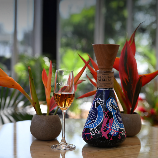 Dobel Atelier: Animales Endemicos Neat Serve